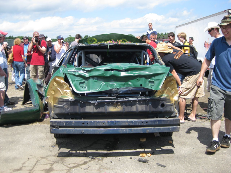 Illustration for article titled The 24 Hours Of LeMons New England 2009 Über Gallery, Part 4